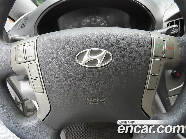 Hyundai Starex — фото 16