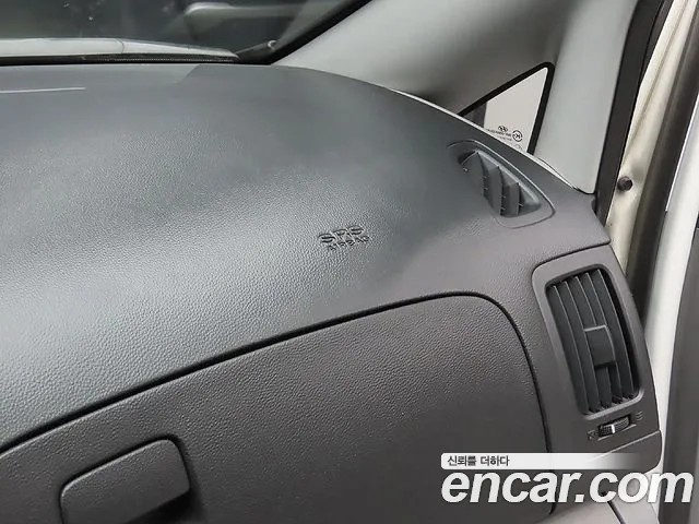 Hyundai Starex — фото 17
