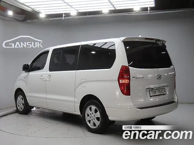 Hyundai Starex — фото 2