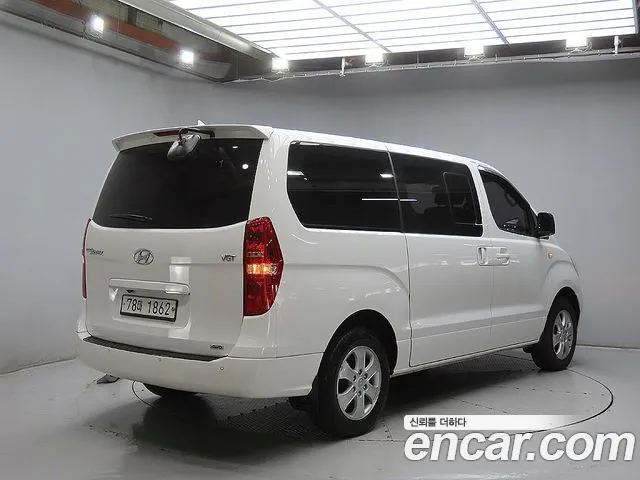 Hyundai Starex — фото 4