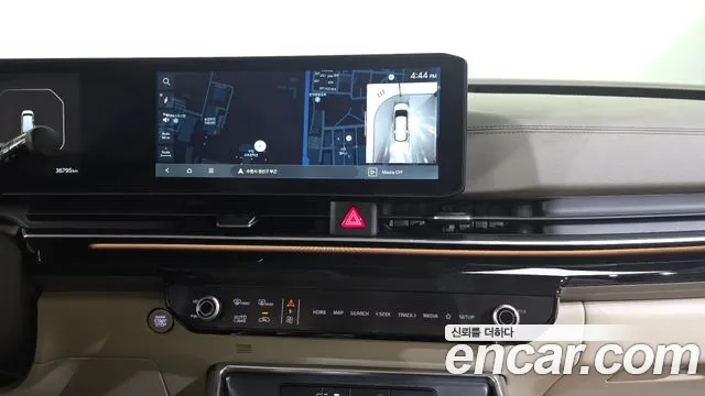 Kia Carnival — фото 14