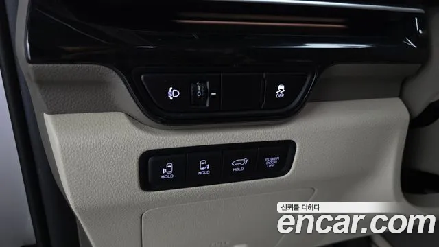 Kia Carnival — фото 27