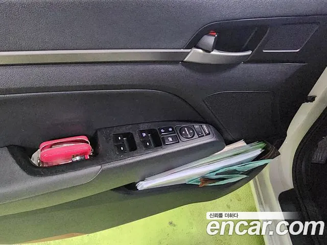 Hyundai Avante — фото 13
