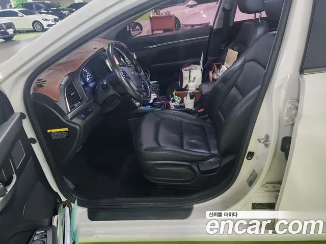 Hyundai Avante — фото 15