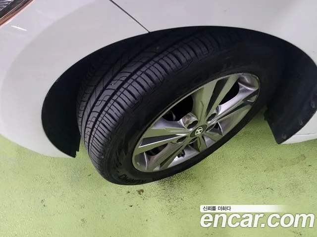 Hyundai Avante — фото 18