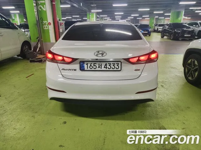Hyundai Avante — фото 4