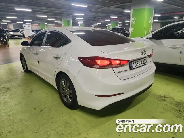 Hyundai Avante — фото 5