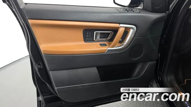 Land Rover Discovery Sport — фото 24