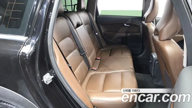 Volvo XC70 — фото 12