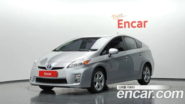 Toyota Prius — фото 1