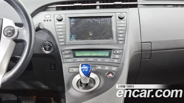 Toyota Prius — фото 14