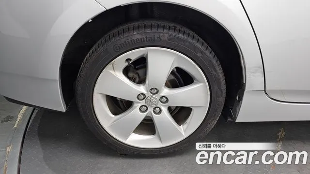 Toyota Prius — фото 5