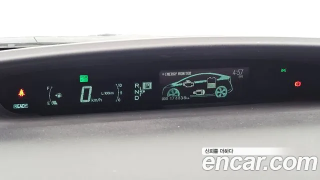 Toyota Prius — фото 8