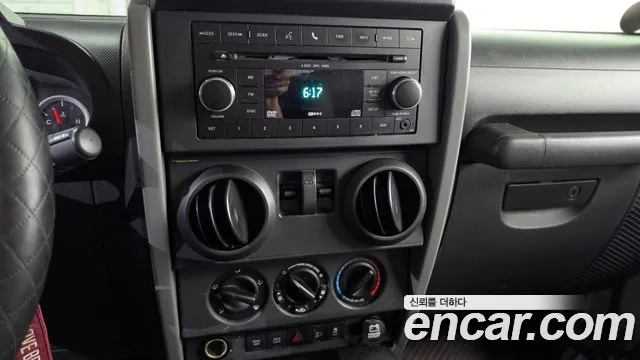 Jeep Wrangler — фото 14