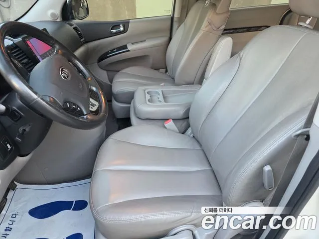 Kia Carnival — фото 15