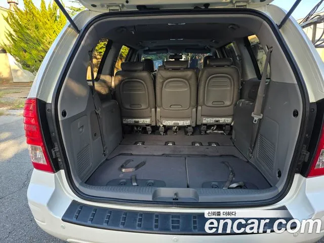 Kia Carnival — фото 17