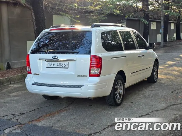 Kia Carnival — фото 4