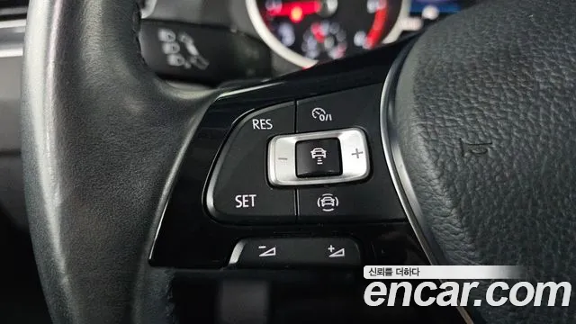 Volkswagen Tiguan — фото 27