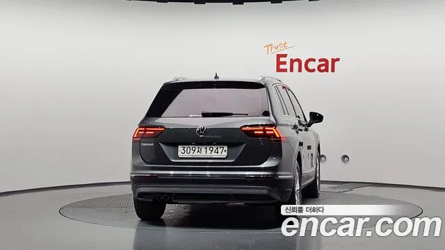 Volkswagen Tiguan — фото 4
