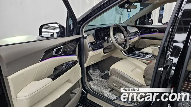 Kia Carnival — фото 10