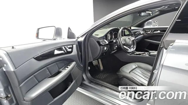 Mercedes-Benz CLS-Class — фото 10