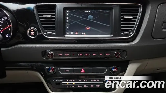 Kia Carnival — фото 13