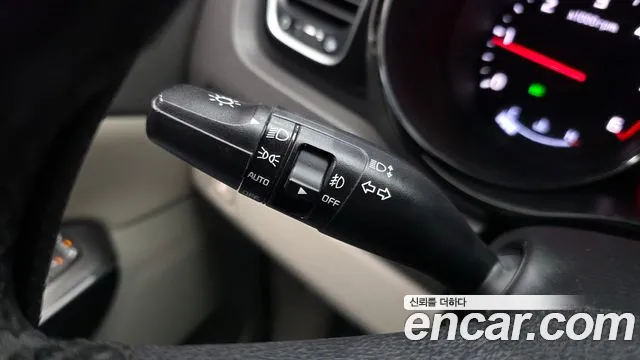 Kia Carnival — фото 28