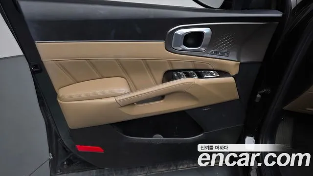 Kia Sorento — фото 24