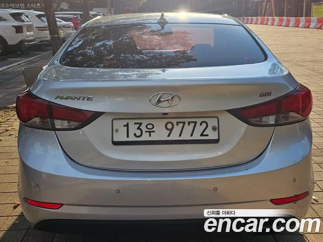 Hyundai Avante — фото 2