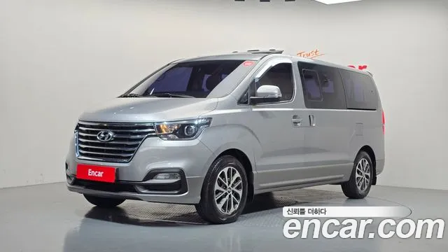 Hyundai Starex — фото 1