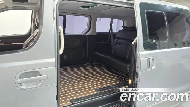 Hyundai Starex — фото 12