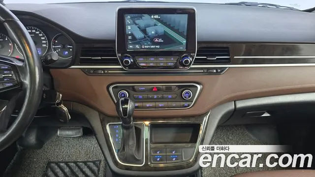 Hyundai Starex — фото 17