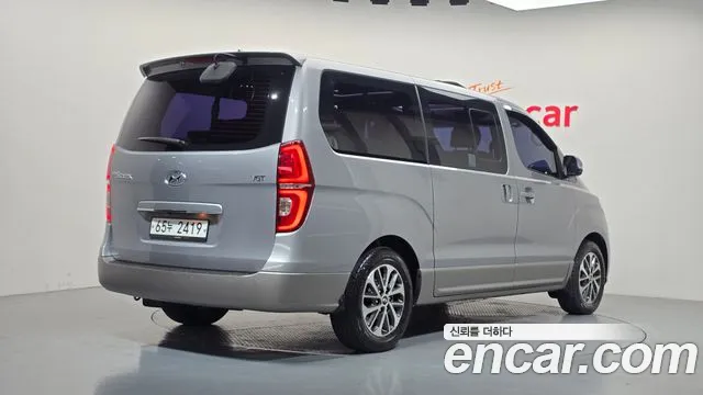 Hyundai Starex — фото 2