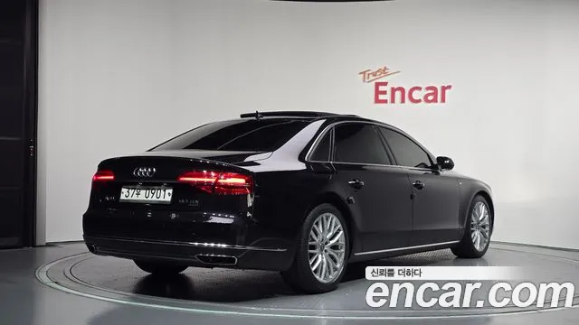 Audi A8 — фото 2