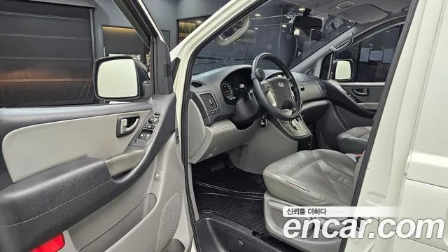 Hyundai Starex — фото 10