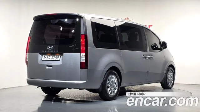 Hyundai Staria — фото 2