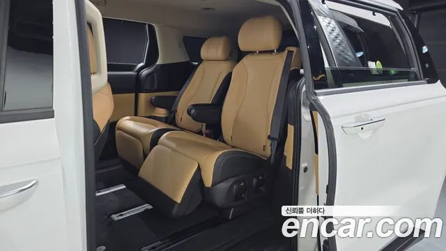 Kia Carnival — фото 11