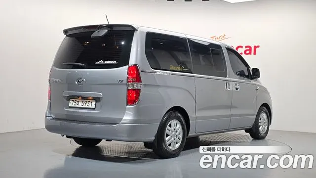 Hyundai Starex — фото 2