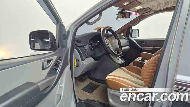 Hyundai Starex — фото 10