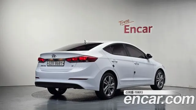 Hyundai Avante — фото 2