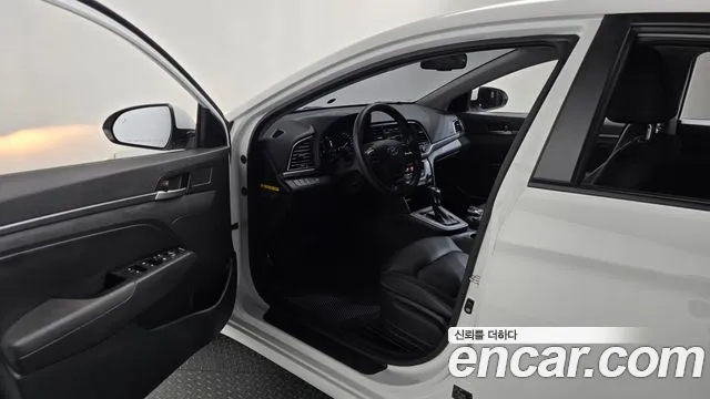 Hyundai Avante — фото 10