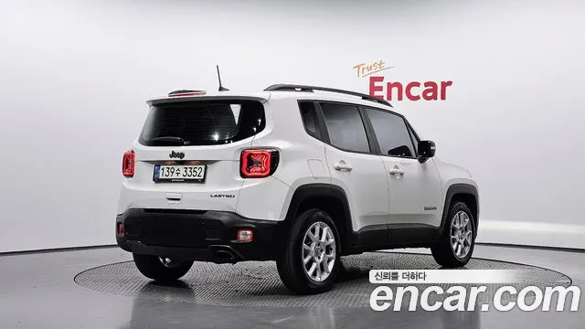 Jeep Renegade — фото 2