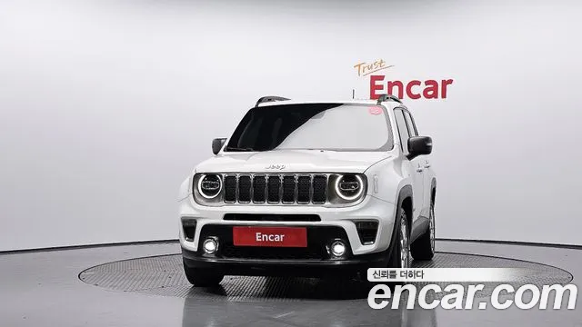 Jeep Renegade — фото 3