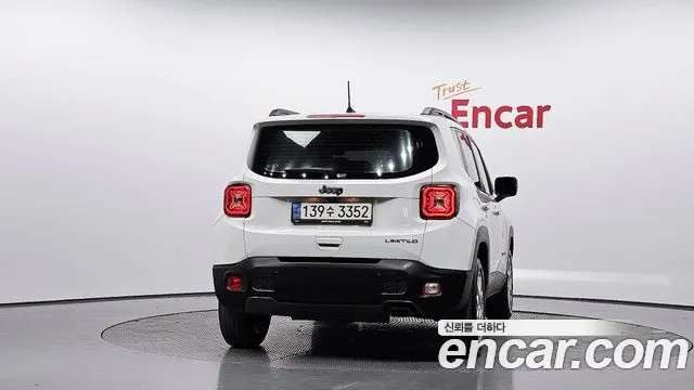 Jeep Renegade — фото 4