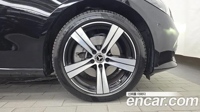 Mercedes-Benz C-Class — фото 21