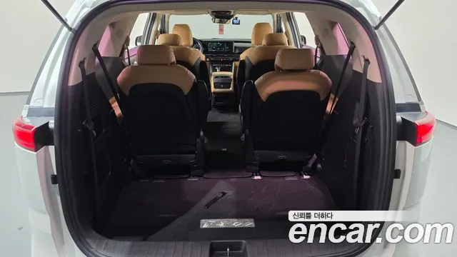 Kia Carnival — фото 17