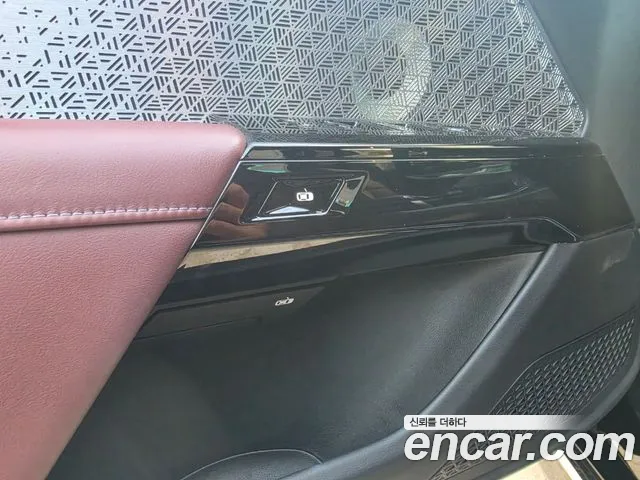 BMW 7-Series — фото 13