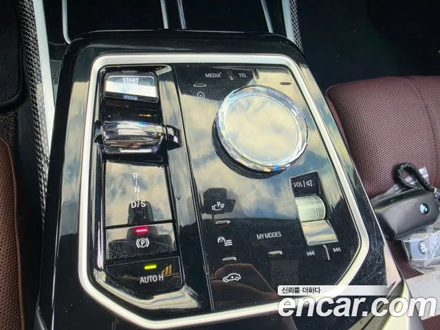 BMW 7-Series — фото 10
