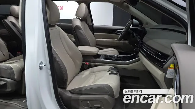 Kia Carnival — фото 12