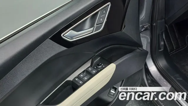 Audi Q4 e-tron — фото 19